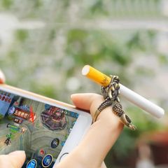 Nhẫn hình rồng kẹp thuốc lá phụ kiện độc lạ NR01