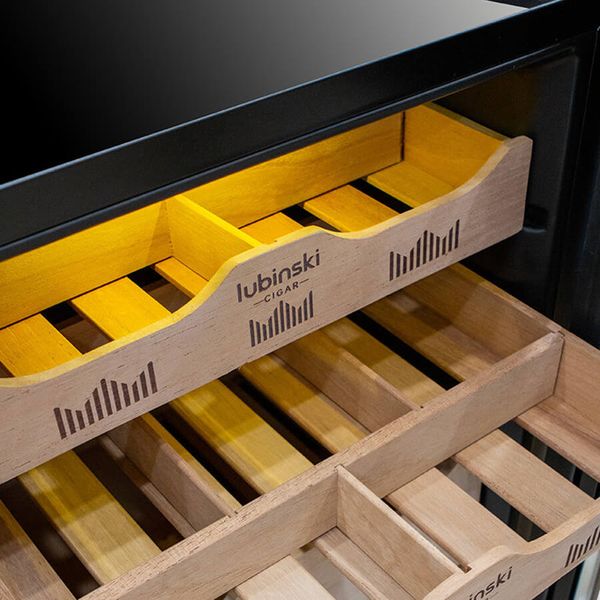 Tủ bảo quản xì gà 300 điếu gỗ Tuyết Tùng Lubinski RA 222