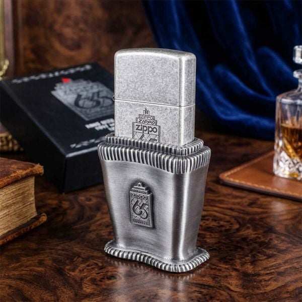 Zippo Để Bàn Lady Barbara – Kỷ Niệm 65th Anniversary (1932-1997) - Bản Sưu Tầm Cao Cấp C98