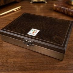 Set Zippo 2002 FIFA World Cup Korea Japan – Bản Giới Hạn Limited Edition – Kèm Bình Đựng Xăng Mini C120