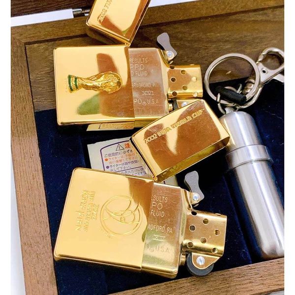 Set Zippo 2002 FIFA World Cup Korea Japan – Bản Giới Hạn Limited Edition – Kèm Bình Đựng Xăng Mini C120