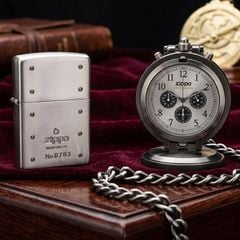 Zippo 2004 Kèm Đồng Hồ Để Bàn – Đời 04 – Bản Quà Tặng Full Box Sang Trọng C137