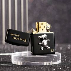 Set Bật Lửa Zippo Ốp Emblem Gấu Bạc Kèm Kính Mắt Cao Cấp ZN143