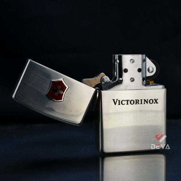 SET Zippo 1996 Victorinox kèm bộ dụng cụ đa năng C116