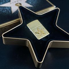 Bật Lửa Zippo COTY 2001 Hollywood’s Leading Light – Bản Giới Hạn Kỷ Niệm Điện Ảnh Hollywood