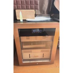 Tủ bảo quản cigar 150-200 điếu Lubinski RA 999