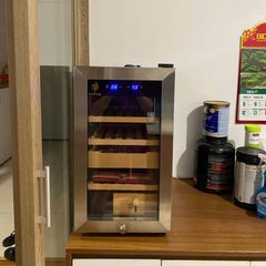 Tủ Cigar 200 điếu cắm điện bảo quản xì gà 48AH