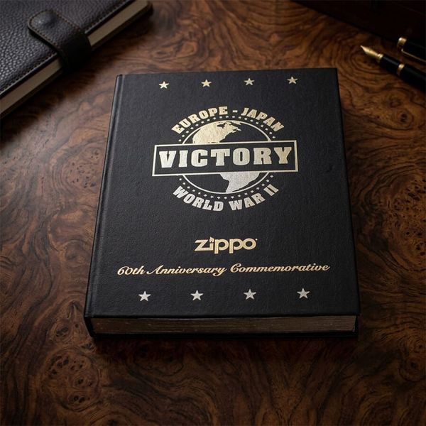 Zippo 60th Anniversary Victory in Europe & Japan (1945–2005) – Bản Kỷ Niệm 60 Năm Kết Thúc Thế Chiến II – Đỉnh Cao Sưu Tầm Di Sản