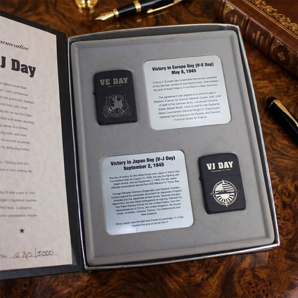 Zippo 60th Anniversary Victory in Europe & Japan (1945–2005) – Bản Kỷ Niệm 60 Năm Kết Thúc Thế Chiến II – Đỉnh Cao Sưu Tầm Di Sản