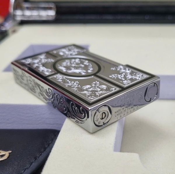 Set Quà Tặng Bật lửa ST Dupont sơn mài hoa văn cổ điển D214