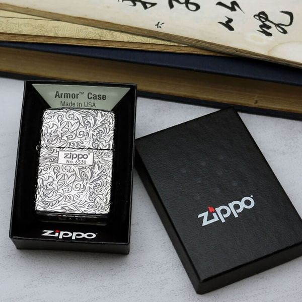 Zippo Armor Khắc Nổi Hoa Văng Trắng Cổ Điển Bản Giới Hạn ZN56