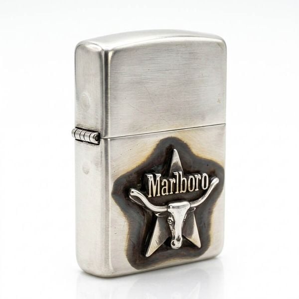 Zippo Bạc Khối Ốp Emblem Đầu Bò Marlboro BK39