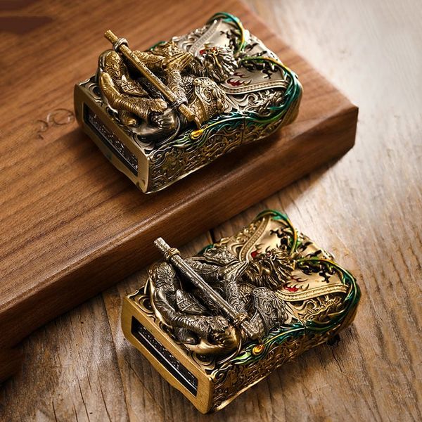 Zippo Ốp Tượng Tôn Ngộ Không Và Cây Gậy Như Ý ZN105