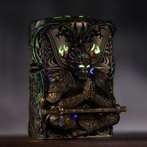 Zippo Ốp Tượng Tôn Ngộ Không Và Cây Gậy Như Ý ZN105