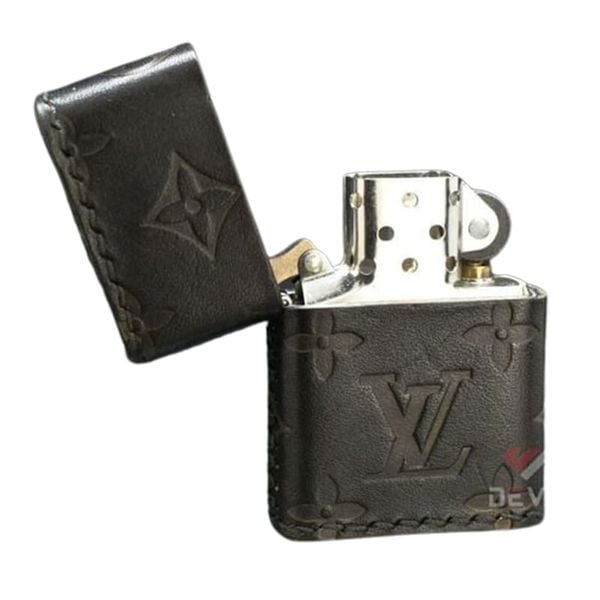 Zippo Bọc Da Chủ Đề Thương Hiệu Thời Trang Louis Vuitton ZN22