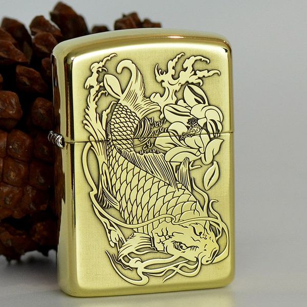 Zippo Cá Chép trong Đầm Sen ZN155