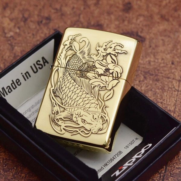 Zippo Cá Chép trong Đầm Sen ZN155