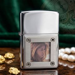 Zippo 2002 emblem gắn khung hình C32