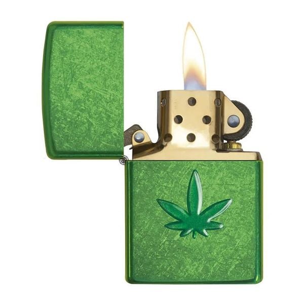 Zippo Stamped leaf Brass lá Phong nổi Z265