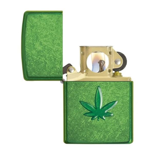 Zippo Stamped leaf Brass lá Phong nổi Z265