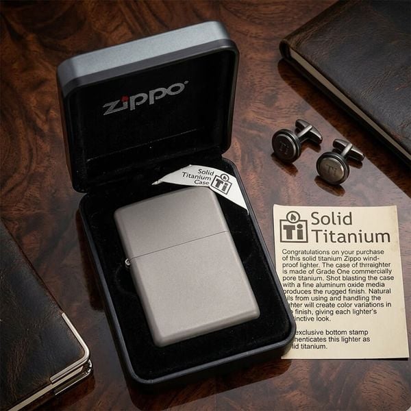 Zippo Solid Titanium 2001 – Vỏ Titanium Nguyên Khối – Đời La Mã Số 01 – Tuyệt Phẩm Sưu Tầm