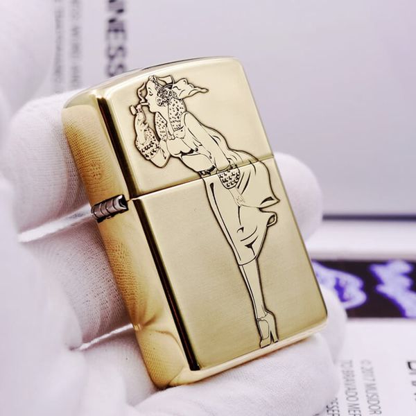 Zippo Khắc Nổi Cô Gái Chống Gió Windproof ZN95