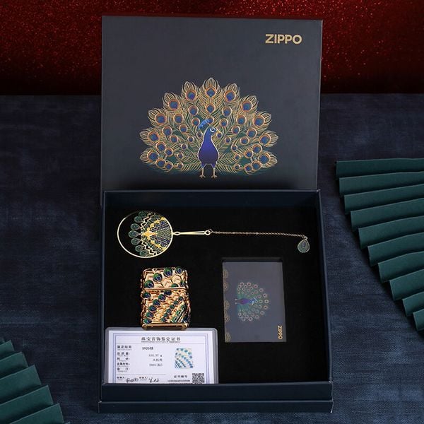 Zippo Bọc Vàng Chủ Đề Khổng Tước Phú Quý ZN359