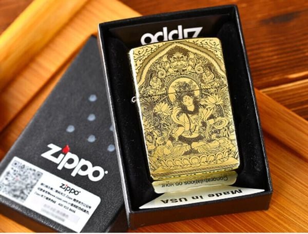 Zippo Khắc Đức Phật Bạch Độ Mẫu Tara Trắng ZN28