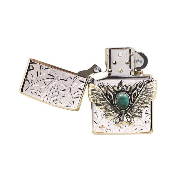 Zippo mạ vàng hoa văn chìm ốp Emblem Cổ Ngọc ZN318