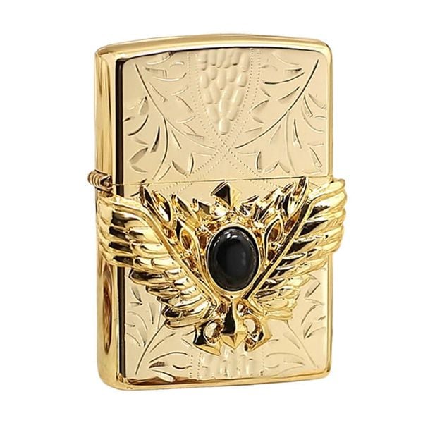 Zippo mạ vàng hoa văn chìm ốp Emblem Cổ Ngọc ZN318
