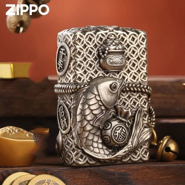 Zippo Vỏ Dày Ốp Hình Mèo Chiêu Tài và Cá Chép May Mắn ZN206
