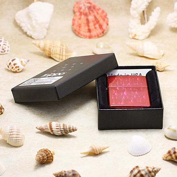 Zippo sơn đỏ in hình ngọn lửa chìm Z276