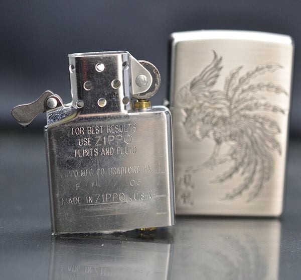 Zippo Hình Phượng Hoàng Lửa, Biểu Tượng Tái Sinh & Quyền Quý 2005 C430