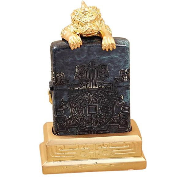 Set Zippo Hoa Văn Cổ Đại Ốp Linh Vật Tỳ Hưu May Mắn ZN66