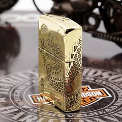 Zippo Khắc Sâu Rồng Vàng Bay Lượn ZN321