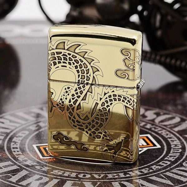 Zippo Khắc Sâu Rồng Vàng Bay Lượn ZN321