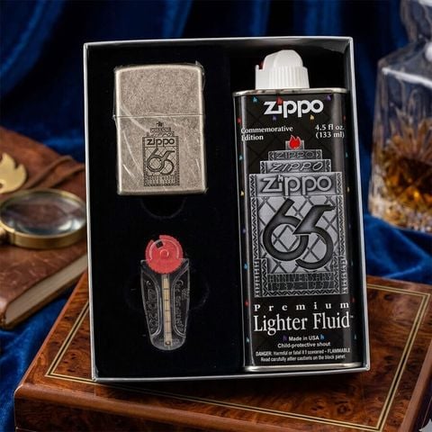 Bật Lửa Zippo 1997 Kỷ Niệm 65th Năm (1932-1997) – Vỏ Antique Silver Mạ Bạc Giả Cổ – Đời XIII La Mã C133