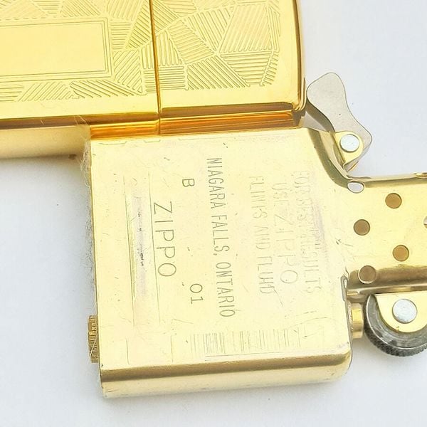 Bật Lửa Zippo Canada 1995 – Hoa Văn Shimmer Gold Plated – Đời XI La Mã Cực Hiếm C387