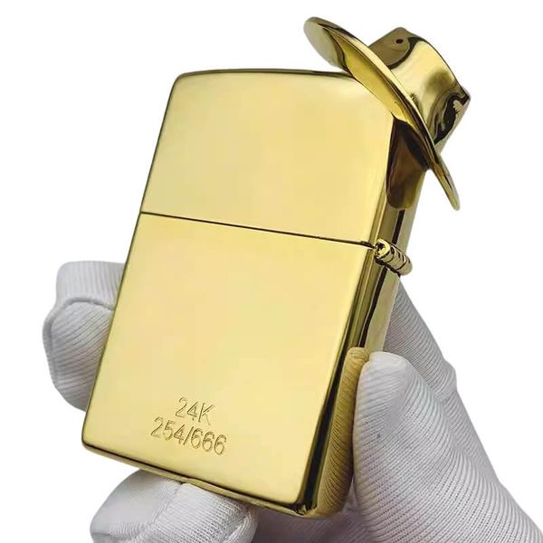 Zippo Để Bàn Mạ Vàng 24K Chủ Đề Cao Bồi Chăn Bò Texas ZN358