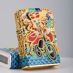 Zippo Bọc Lưới Đồng Tiền Mạ Vàng Chủ Đề Thần Tài Đến ZN85