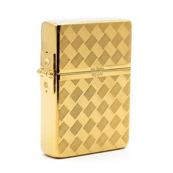 Zippo Tái Bản 1935 Mạ Vàng Hoa Văn Đan Sợi Carbon ZN152