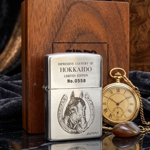 Zippo 1997 Ngựa Hokkaido – Bản Mạ Bạc Silver Plate Giới Hạn C13