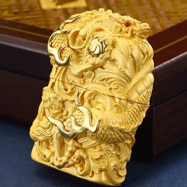 Zippo Bọc Phù Điêu Tượng Rồng Cầm Châu Mạ Vàng ZN180