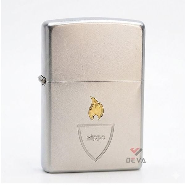 Bật lửa Zippo khắc khiên và hình ngọn lửa ZK71