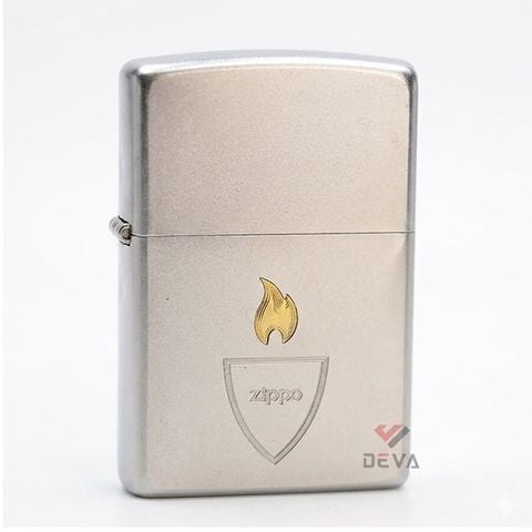 Bật lửa Zippo khắc khiên và hình ngọn lửa ZK71