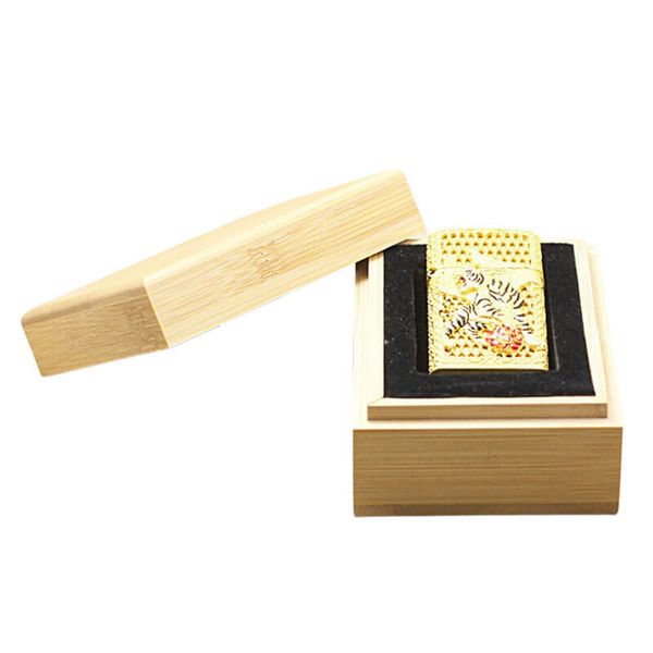 Zippo Slim Bọc Lưới Vàng Ốp Hình Mãnh Hổ Tung Cánh ZN171