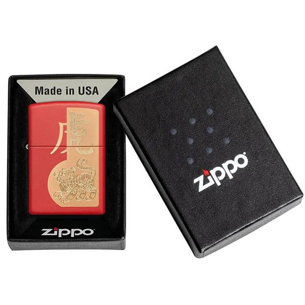Zippo Sơn Đỏ Khắc Hình Hổ Nhâm Dần 2022 Z12