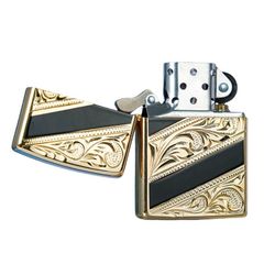 Zippo Sơn Mài Hoa Văn Mạ Vàng Kẻ Chéo ZN67