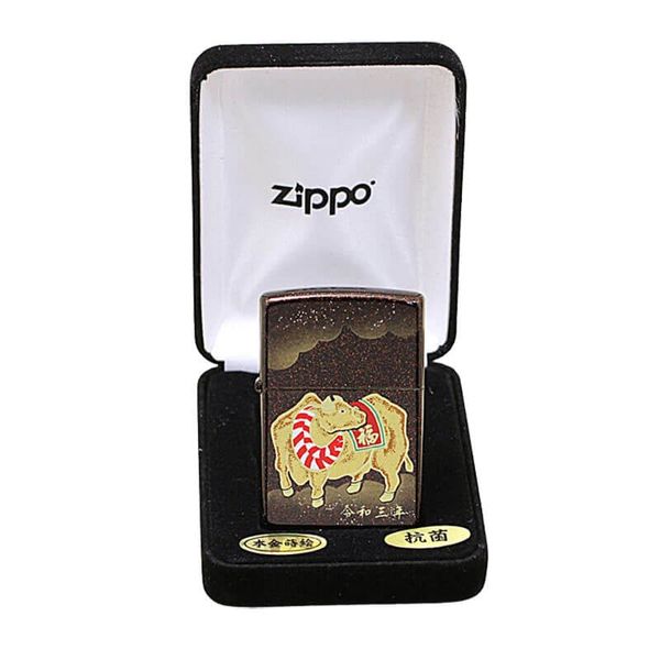 Zippo Sơn Mài In Chủ Đề Trâu Vàng ZN368