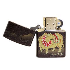 Zippo Sơn Mài In Chủ Đề Trâu Vàng ZN368